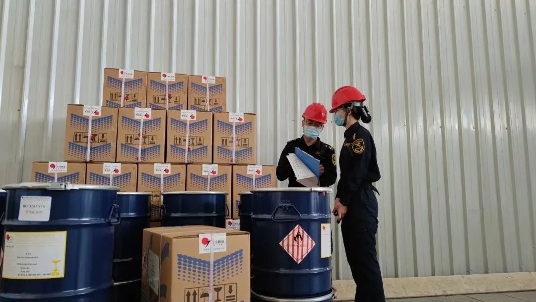 中港<a href='http://www.nybtm.com' title='危險品海運' >危險品海運</a>